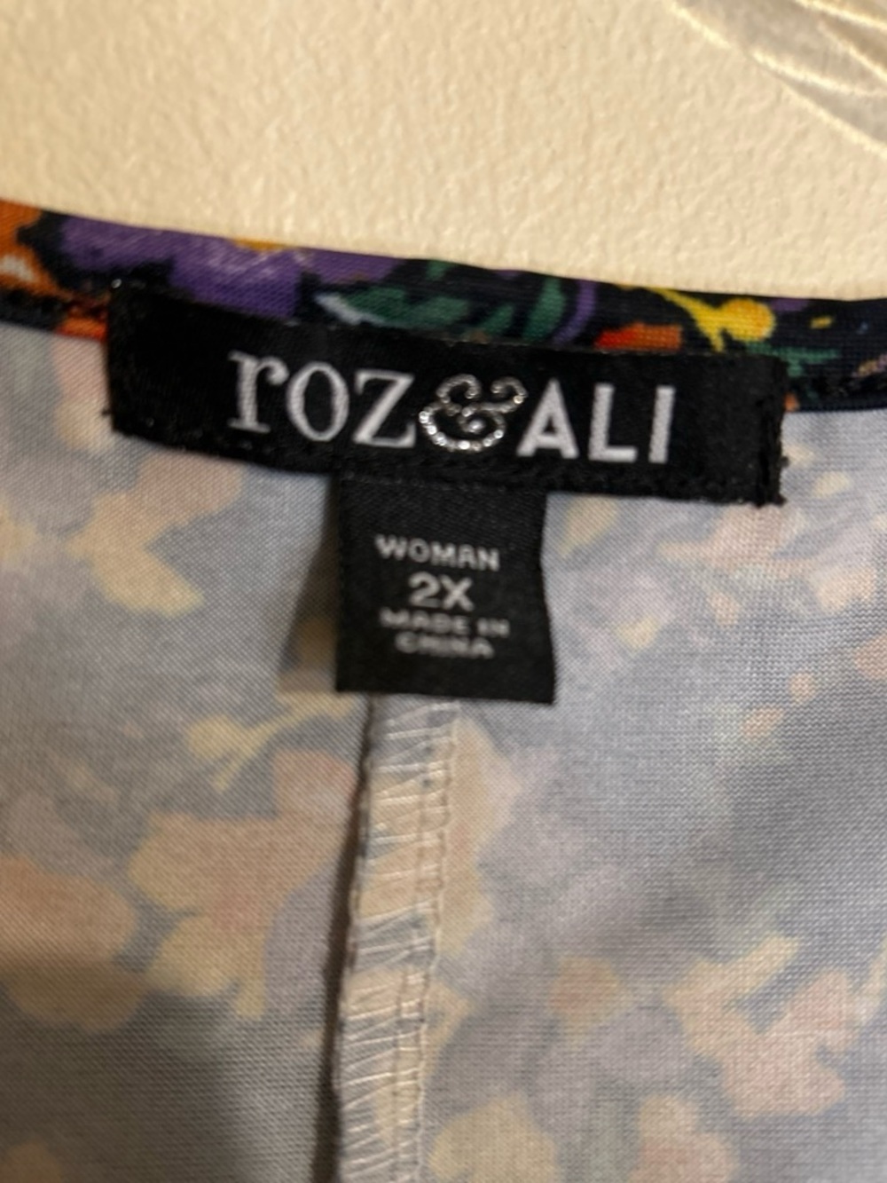 Roz & Ali Navy Cold-Shoulder V-Neck Top with Purple & Yellow Floral Print - Picture 2 of 7